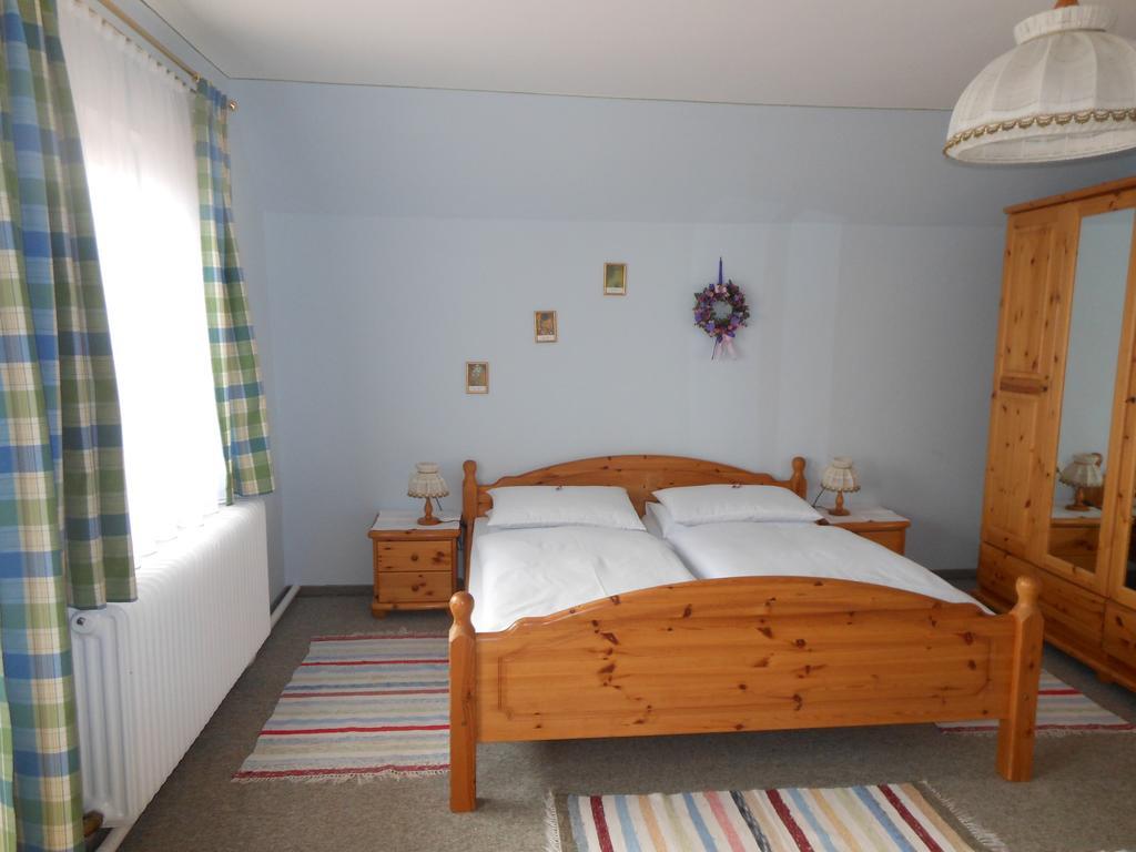 Gästehaus Macheiner Lessach Oberdorf Zimmer foto